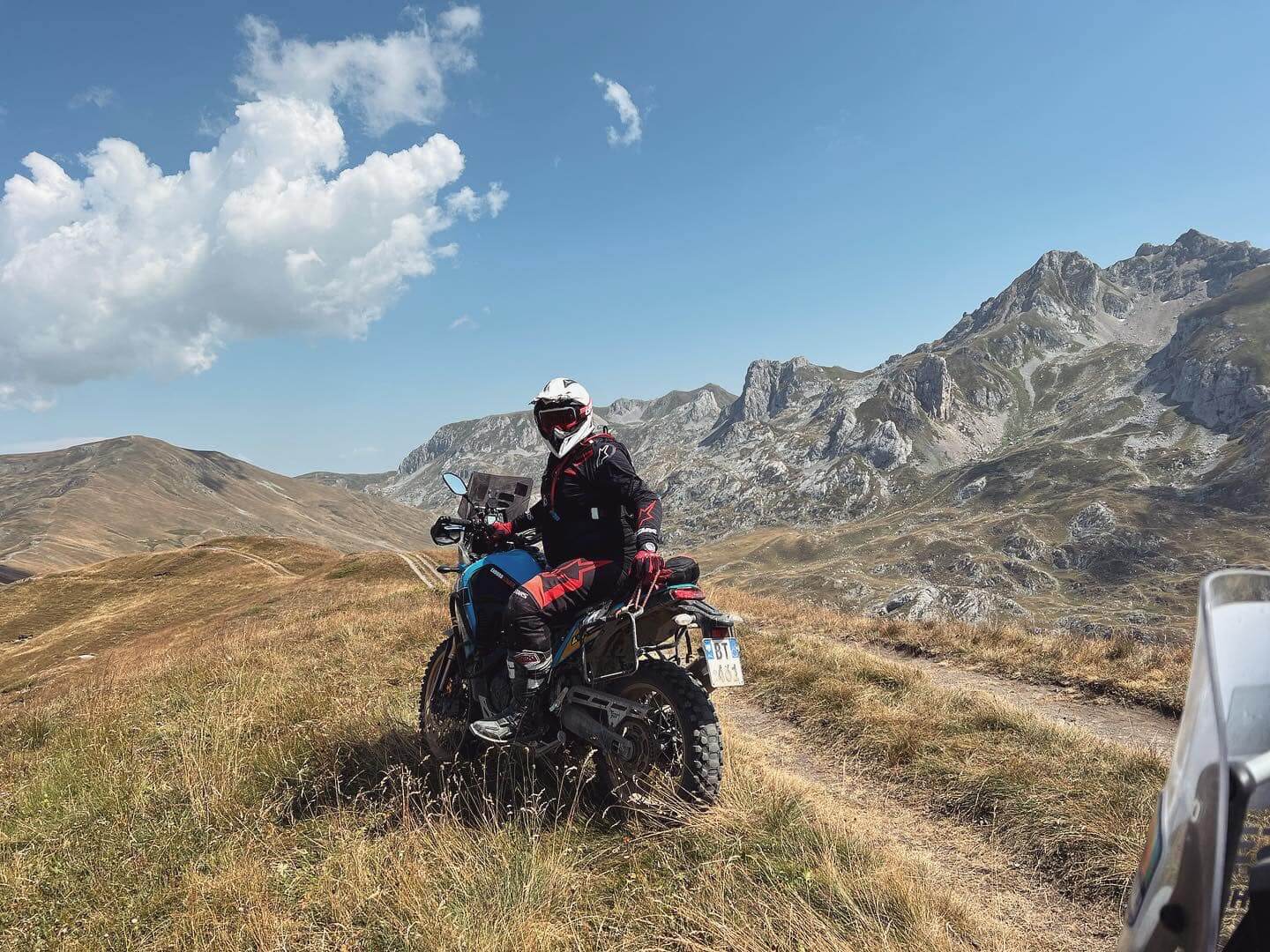túra sever — originální fotografie Enduro Albania